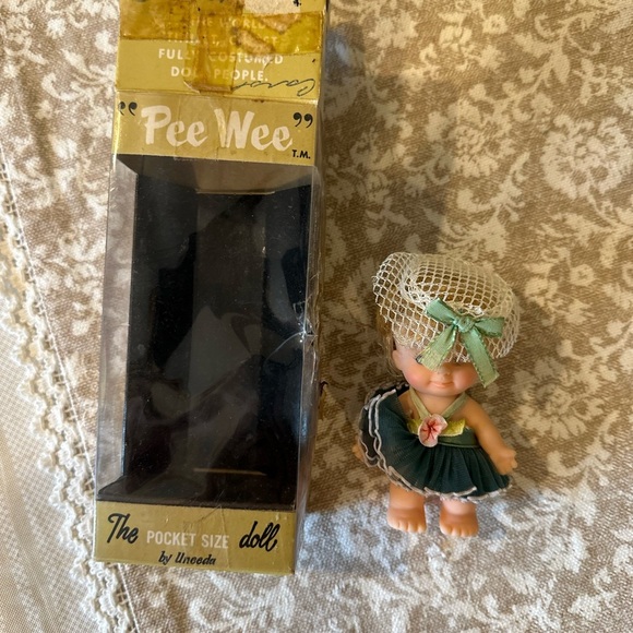 Vintage 1966 Mini Doll ‘Pee Wee’ Pocket Size with original box, removable hat - Picture 6 of 16